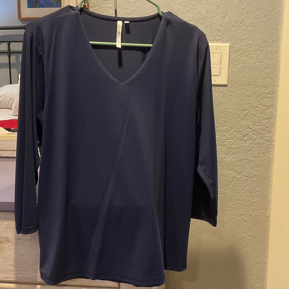 Lulu-B Navy V-Neck Blouse
